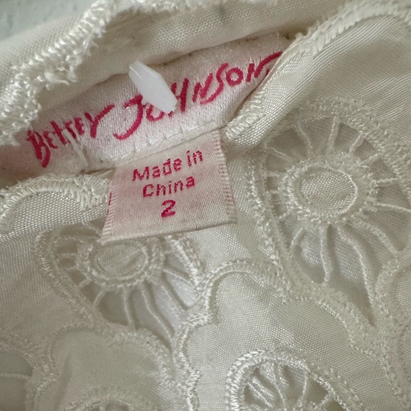 BETSEY JOHNSON white dress - Picture 3 of 3